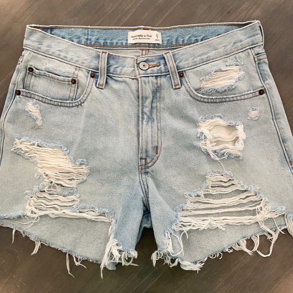 Abercrombie & Fitch Pants - Abercrombie Mid Rise Boyfriend Shorts Size 27